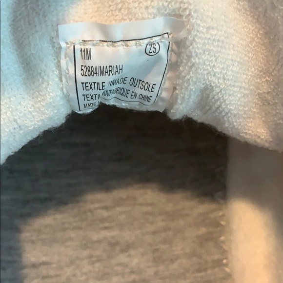 Size 11 woman’s slip on canvas shoes - Picture 2 of 5